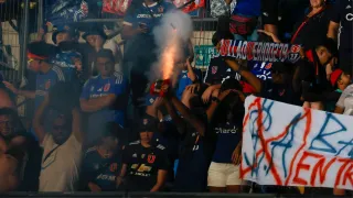 Hinchas complican a la U de Chile: amonestación y riesgo de sanción en el Campeonato Nacional
