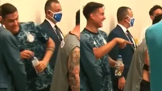 La divertida reacción de Dybala cuando notó peculiar peto que usaba Messi