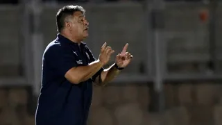 Claudio Borghi: La carencia de un “9” de área en la Roja es un problema del fútbol chileno