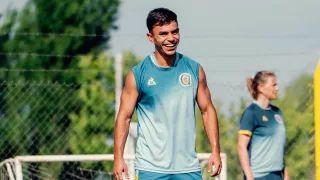 Vicente Pizarro recordó su ciclo ganador en Colo Colo durante su presentación en Rosario Central