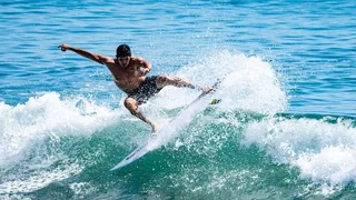 Manuel Selman quedó eliminado en la competencia de Surf en Tokio 2020