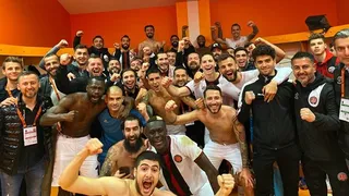 Enzo Roco le ganó el duelo de chilenos a Junior Fernandes en la Supeliga turca