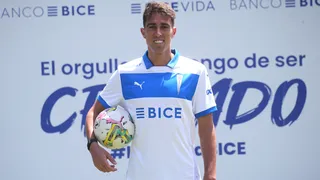 El trámite que dejaría fuera del debut a Diego Valencia por el Campeonato Nacional