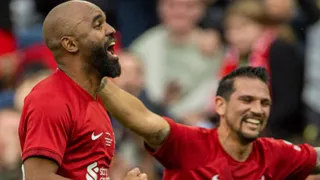 En duelo de leyendas, Liverpool contó con un gol de Mark González para vencer a Manchester United