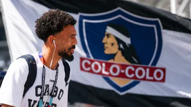 Alarma en Colo Colo: el motivo de última hora que bajó a Vozinha del avión