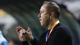 Mena por retiro de Endler de la Roja: Trataremos de convencerla que no sea así