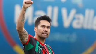 La invitación de Luis Jiménez para sumarse a subasta de sus dos camisetas de Palestino