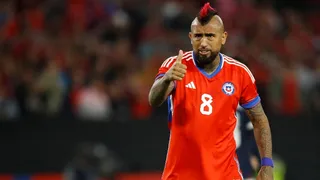 Tranquilidad en La Roja: Las molestias de Arturo Vidal en Atlético Paranaense no son graves