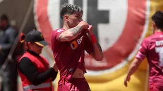 Maximiliano Guerrero aprovechó un enredo en el área de la U y empató para La Serena