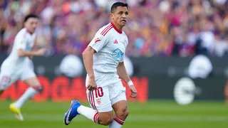 Alexis vuelve al Camp Nou y revive un recuerdo que marcó su carrera