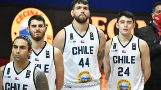 Con cuatro “extranjeros”: Cristián Santander presentó nómina de la Roja del Basquet