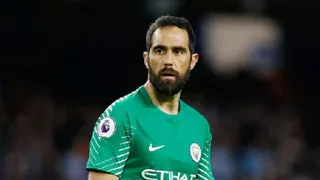 Medio incluyó a Claudio Bravo entre los peores refuerzos de Manchester City en los últimos 12 años
