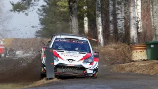 Elfyn Evans presentó su candidatura en un Rally de Suecia cada vez más pequeño