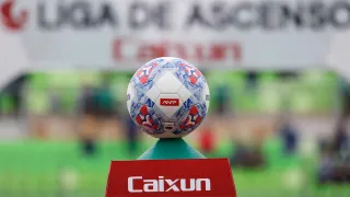 Lidera la pelea por subir a Primera B, pero una tercera acusación complica su camino al ascenso