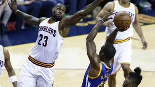 LeBron James se molestó por traspaso de un jugador en pleno partido