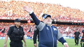 Diego Maradona se mantendrá como director técnico de Gimnasia y Esgrima de La Plata