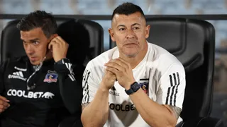 Las cartas que maneja Colo Colo para reforzar su línea defensiva