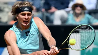Zverev clasificó a cuartos del Masters de Roma y espera por Garin o Cilic