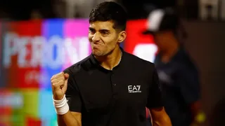 Cristian Garin logró gran remontada en su regreso a la arcilla