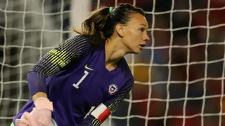 Christiane Endler en la partida a Europa: Vamos a demostrar que tenemos garra y corazón