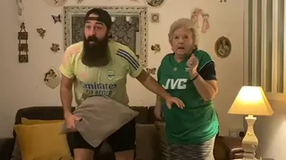 Las disparatadas reacciones de los hinchas de Arsenal durante triunfo sobre Manchester City