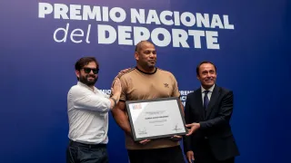 Yasmani Acosta emociona al país con inesperada decisión en el Premio Nacional del Deporte