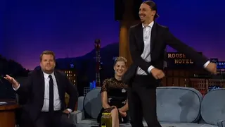 Zlatan Ibrahimovic se lució con el Floss Dance en el show de James Corden