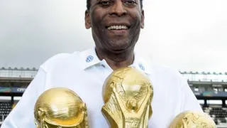 Arturo Vidal y Gary Medel se sumaron a las condolencias por la partida de Pelé