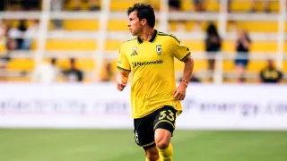Tapia rompió su sequía y se destapó con un golazo en la MLS