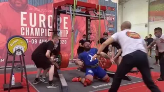 Terrible: Campeón europeo de levantamiento de pesas se fracturó ambas rodillas en plena competencia