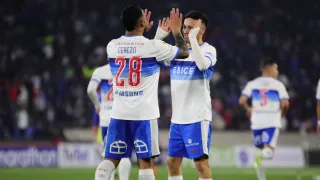 La UC suma otra baja: jugador va al quirófano en plena llave de Copa Chile