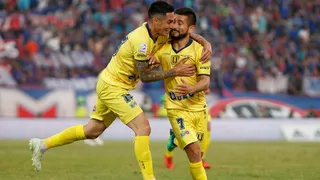 Un zurdazo de Jean Meneses puso en ventaja a U. de Concepción ante U. de Chile