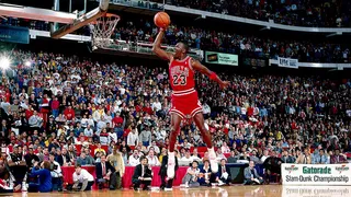 Las mejores jugadas de Michael Jordan a 18 años de su retiro del baloncesto