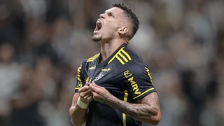 Atlético Mineiro anotó en la recta final para derribar al líder Botafogo