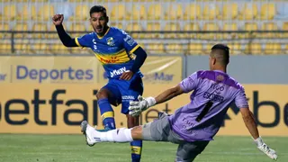 Everton sufrió con los errores arbitrales e igualó con Jorge Wilstermann por Sudamericana