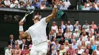 Nicolás Jarry exigió a Carlos Alcaraz pese a caer en la cancha central de Wimbledon