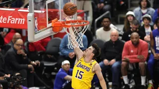 Los Lakers vencieron a Clippers en el clásico de Los Angeles de la mano de LeBron James