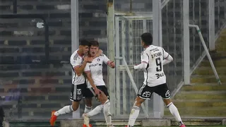 Gil apareció en el área y con un cabezazo dio ventaja a Colo Colo ante Audax Italiano
