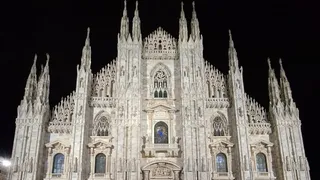 “En la casa del Señor”: La foto con aires de divinidad de Ibrahimovic en el Duomo de Milán