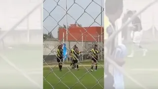 Jugador argentino festejó con la bandera de las Malvinas y lo expulsaron