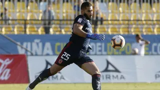 Medio español sobre Johnny Herrera: “Un portero chileno busca la fama atacando a Messi”