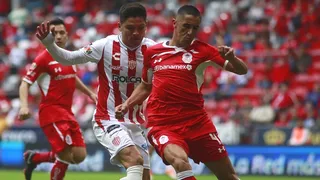 Golazo de Matías Fernández no le alcanzó a Necaxa que cayó con Toluca de Osvaldo González