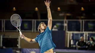 Medvedev tumbó a Fognini en sets corridos y se quedó con la Diriyah Tennis Cup