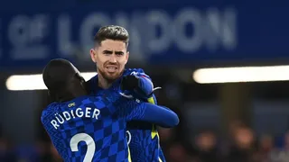 Chelsea rescató un empate ante Manchester United y mantuvo el liderato en la Premier League