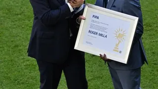 FIFA homenajeó al legendario camerunés Roger Milla