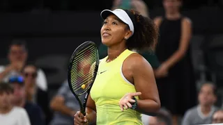 Naomi Osaka tuvo un exitoso retorno a las canchas y avanzó en Brisbane