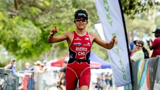 Bárbara Riveros consiguió el segundo lugar en el triatlón de Hervey Bay 100 en Australia