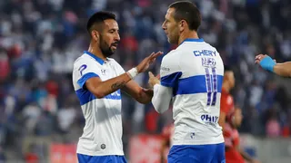 Mauricio Isla demoró 11 minutos en dar una asistencia en su estreno en Universidad Católica