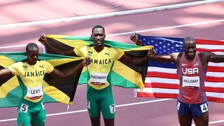El jamaicano Parchment batió al favorito Holloway y ganó el oro en los 110 metros vallas