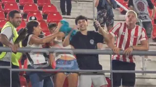 Gabriel Arias fue escupido por un hincha de Estudiantes